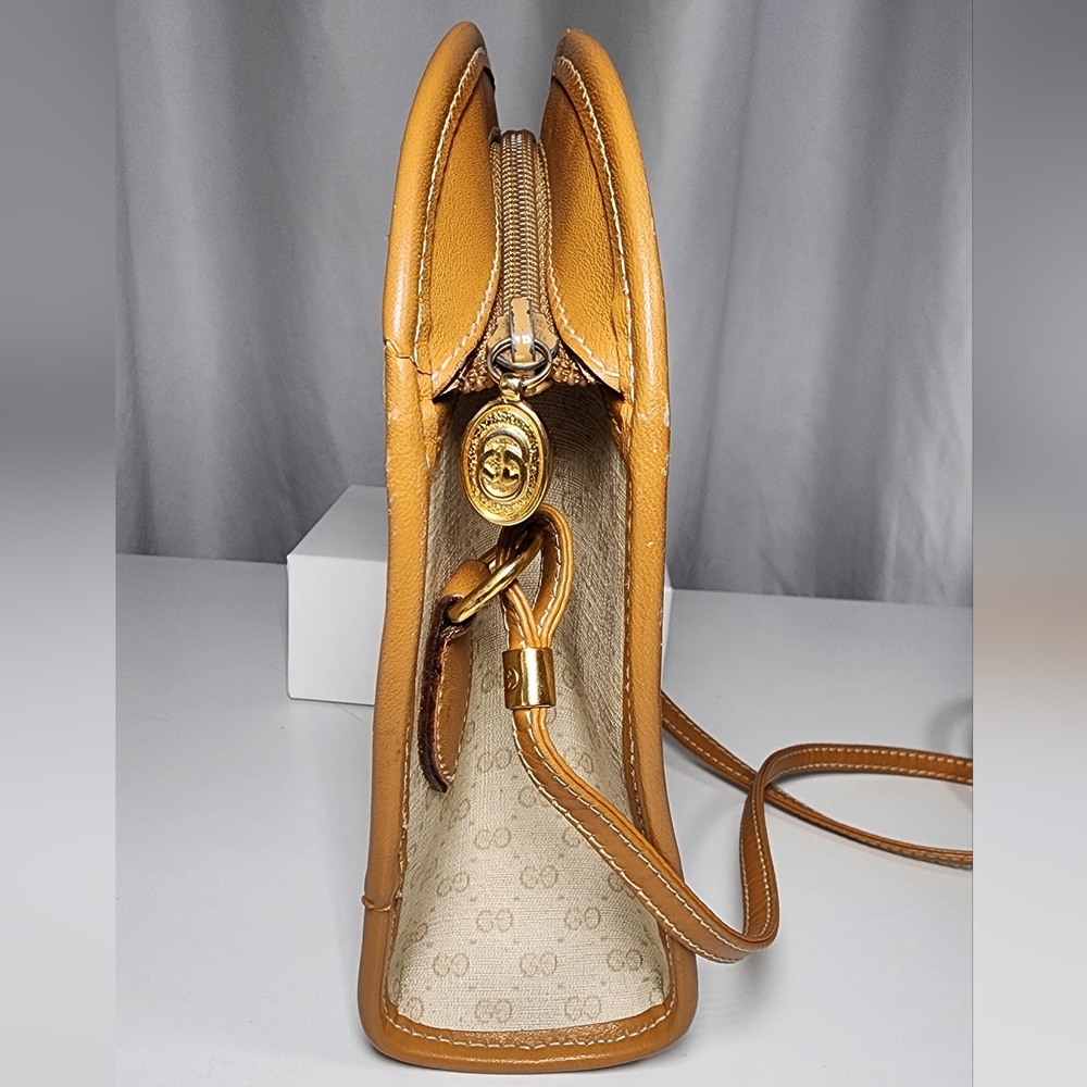 Gucci Micro GG crossbody bag - Picture 3 of 14